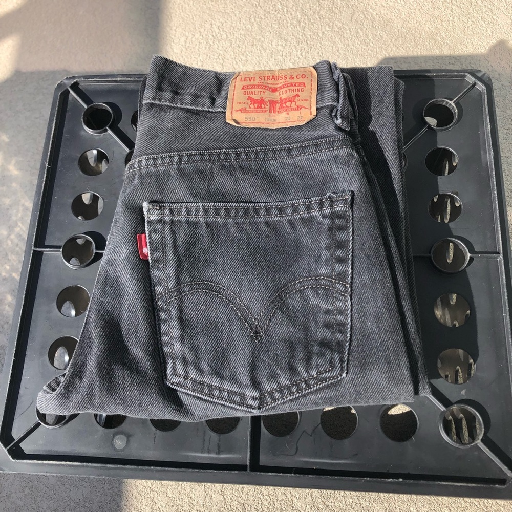 Levi’s faded black 550 relaxed fit